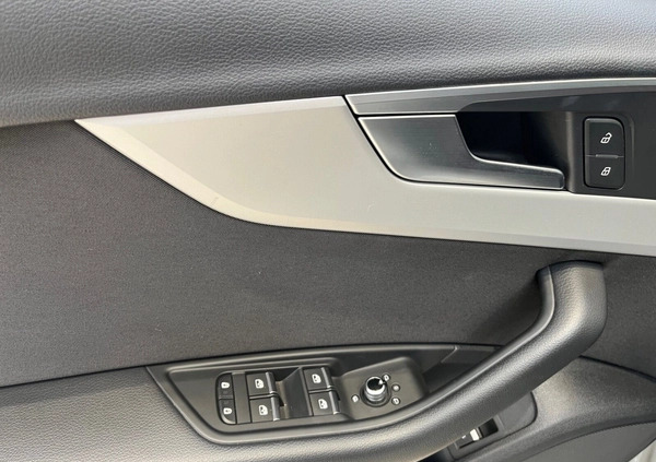 Audi A4 cena 129900 przebieg: 40085, rok produkcji 2020 z Bydgoszcz małe 379